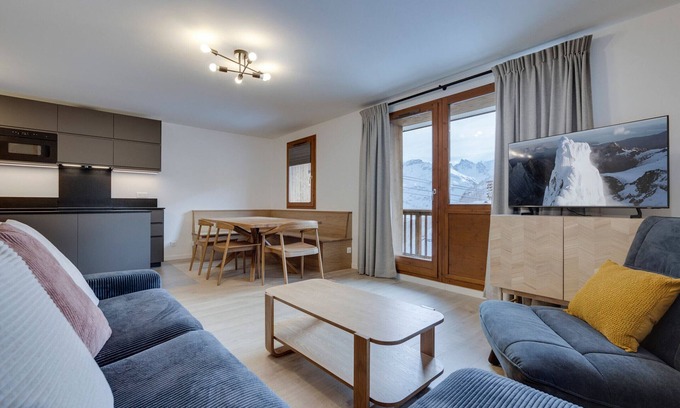 Les Almes Apartment | Renovated apartment 5 ppl, Tignes le Lac, balcony, parking, at the foot of the slopes