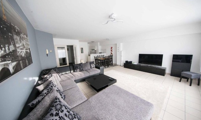 Statiekwartier Apartment | Renovated Apartment in Antwerp city center