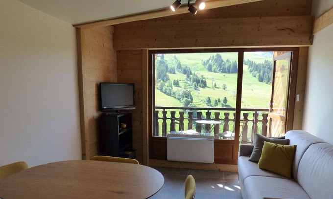 Le Grand-Bornand Apartment | Renovated apt for 6 with 2 bathrooms and south-facing balcony