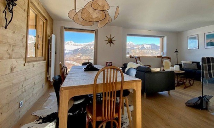 Crest-Voland Ski Chalet | Renovated Chalet for 12, 100m from Ski Slopes, 300m from Shops, Terrace, Parking, and WiFi Included