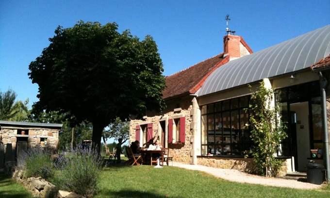 Beaune-d'Allier Cottage | Renovated Farmhouse: Countryside Charm, Modern Comforts, Sleeps 10, Pet-Friendly