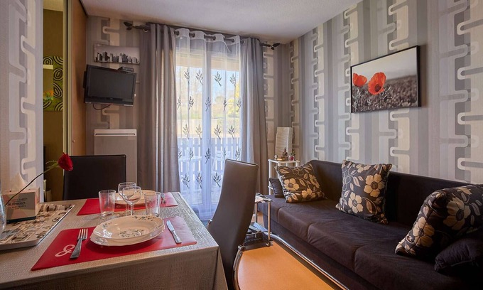 Barbotan-les-Thermes Apartment | Renovated T1 bis, balcony, Wifi