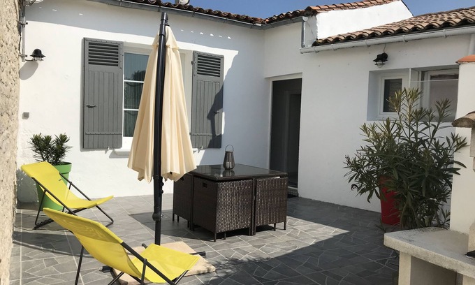 Le Bois-Plage-en-Re House | Renovated retreated house in the Center Village du Bois Plage in Ré