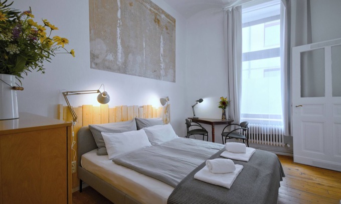 Mitte Apartment | Renovated old apartment with shower room, separate eat-in kitchen and washing machine