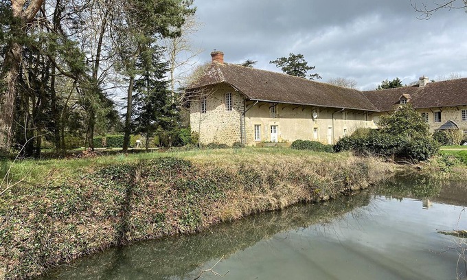 Saint-Christophe-le-Jajolet Cottage | Renovated old house in quiet, pets allowed, garage, in historical park