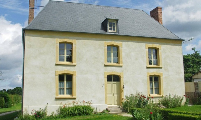 La Gonfriere Cottage | Renovated Old Rectory with Garden, 4 Bedrooms