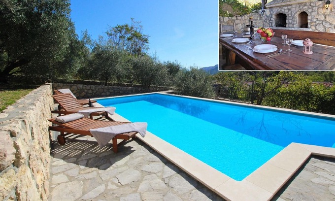 Draga Bascanska House | Renovated stone house with garden and pool ideal for a relaxing holiday