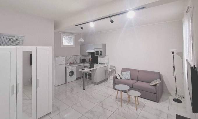 Le Piol Apartment | Renovated studio in the city center (15 min from the beach)