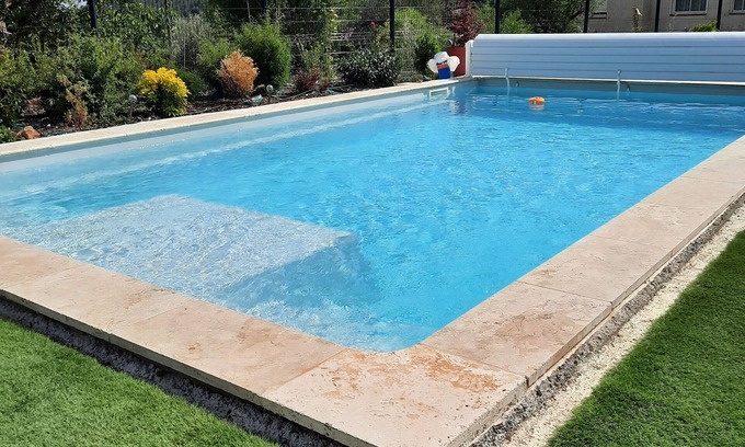 Draguignan Apartment | Rent a room with bathroom in a villa with independent entrance and swimming pool