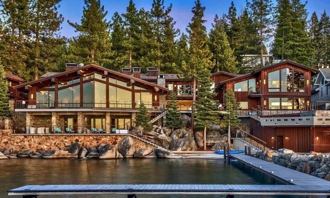 South Tahoe House | RENT FOR CHRISTMAS The Legendary Villa Harrah w/Himalayan Salt Spa & Much More!