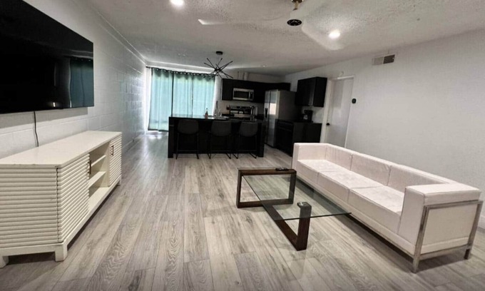 Las Vegas Apartment | Rental Apartment | 2 BR, pet friendly with 3 beds