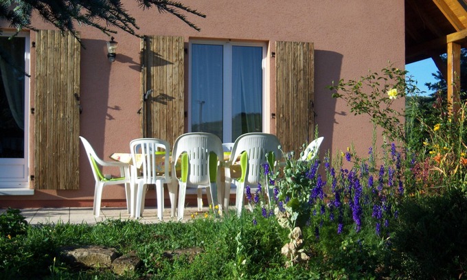 Westhalten Apartment | Rental apartment in house with courtyard and garden in westhalten