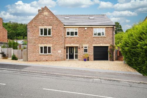Chesterfield House | RentMySpaHomeDOTcoDOTuk
