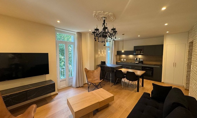Chateau-Ville-Vieille Apartment | Residence VillaBelleFleur-Apartment La Colchique