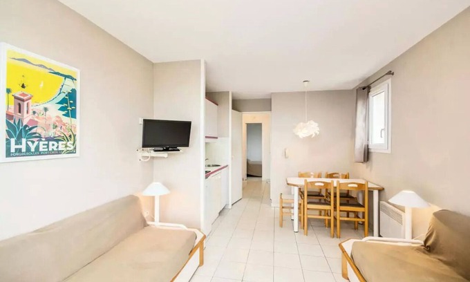 Giens Apartment | Residence La Pinède - maeva Home - Comfort 1 bedroom apartment (5 people)