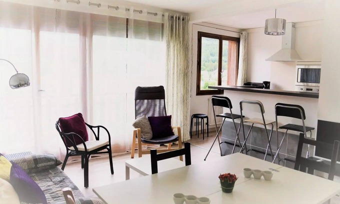 Barcelonnette Apartment | Residence Le Gravier - 3 Rooms for 6 People