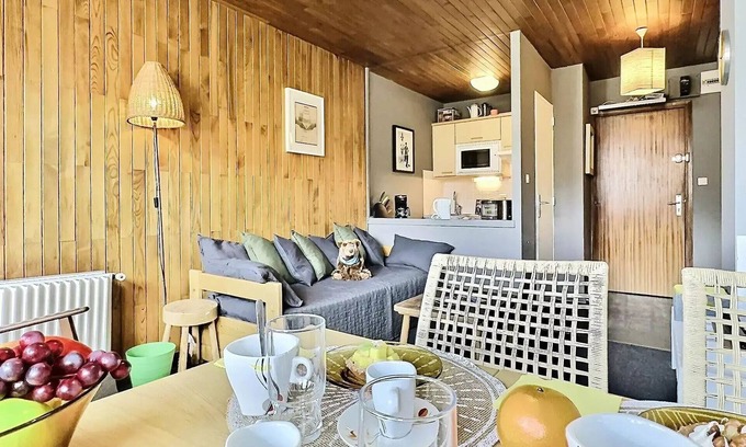 Le Lavachet Apartment | Residence Lot 300 A And B - Apartment 2 rooms 4 people close to the slopes and shops in the Lavachet district. Located on the 4th floor of a