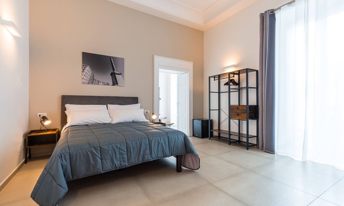 Chiaia Apartment | Residenza Partanna by Napoliapartments