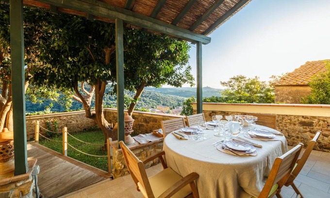 Castagneto Carducci Apartment | Residenza Vittoria