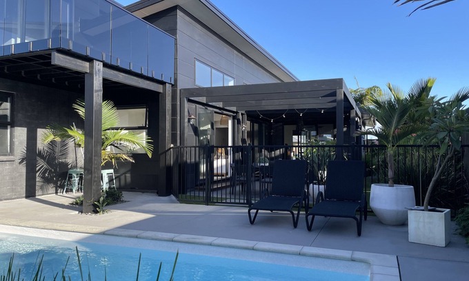 Papamoa Beach House | Resort style holiday in Papamoa Beach *POOL* BEACH *.