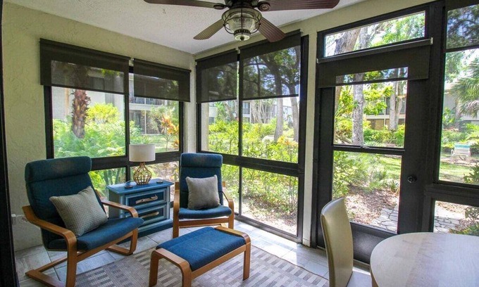 Vamo Condo | Resort Style Living - Minutes To Siesta Key