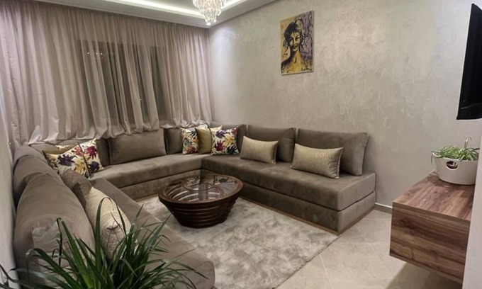 Cite Charaf Apartment | restaurant, quiet, family, equipped, air-conditioned, parking, 7 people, agadir