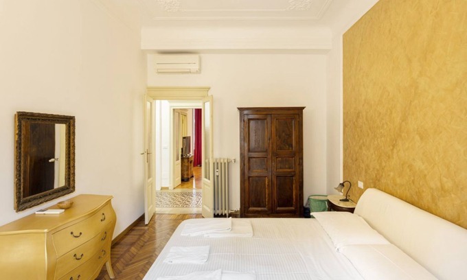 Porta Vittoria Apartment | Restayled Chic Apartement I Via Ozieri