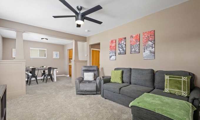 Central - Terry House | Restful single bedroom getaway