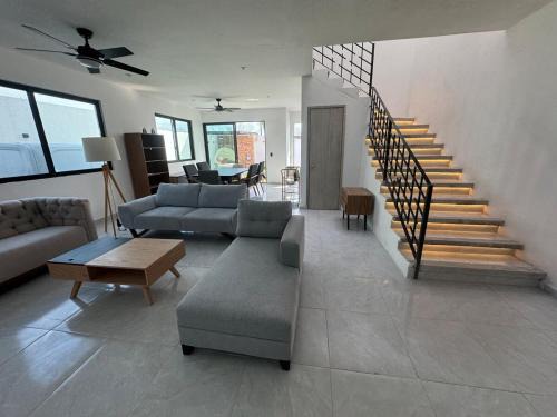 Xochitepec House | Resting family home