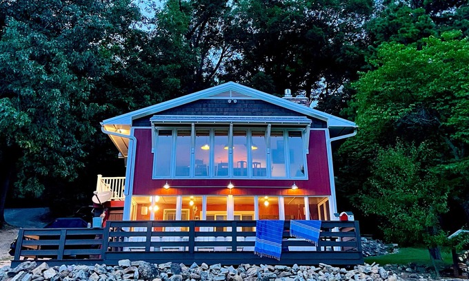 Shell Knob House | Restored Lodge on beautiful Table Rock Lake in the Ozark Mountains!