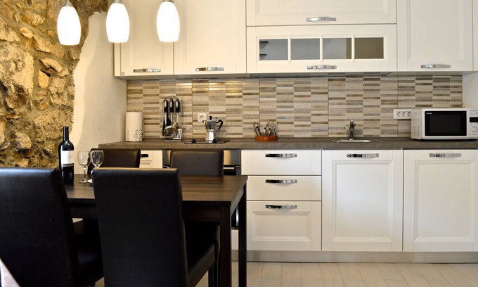 Lupoglav Apartment | Restored stone house in an Istrian mountain village