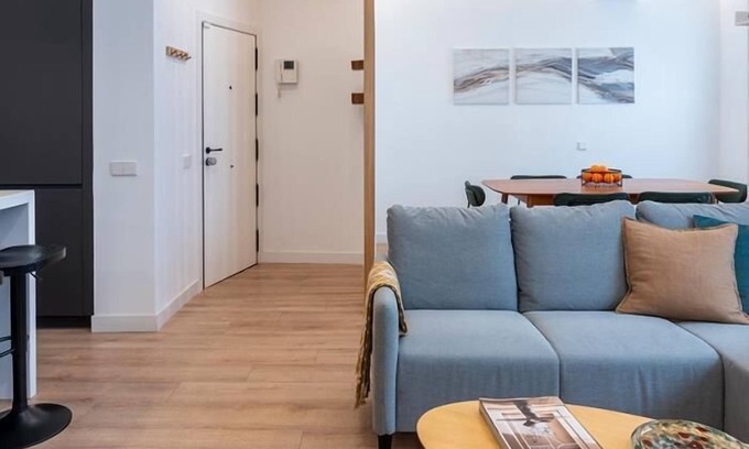 Ibiza Apartment | Retiro V Apartment near Parque del Buen Retiro