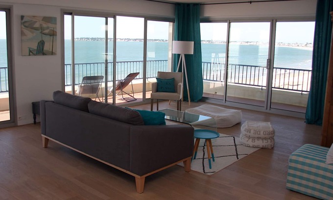 La Baule-Escoublac Apartment | “Retour de Plage” spacieux, spacious and bright sea view.