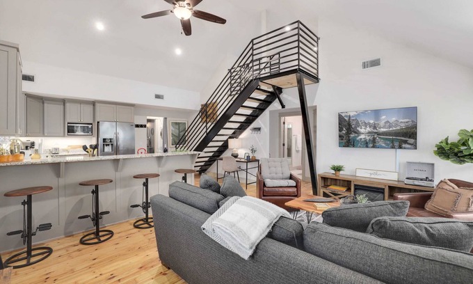 Downtown House | Retreat on 4th Street - 0.7 mi to DT Bentonville