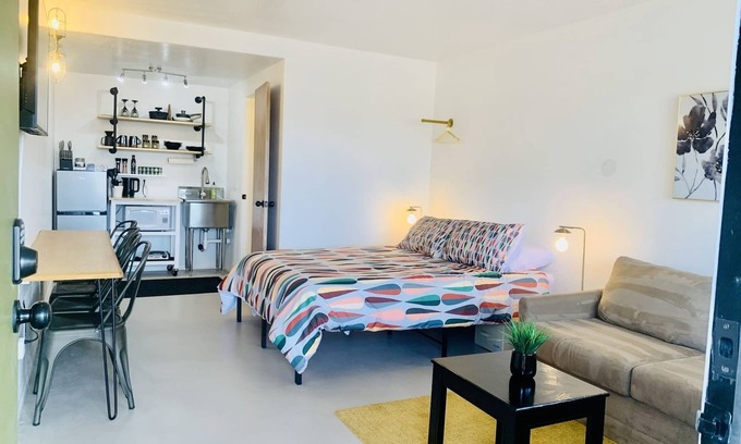 Panguitch Apartment | Retro Chic Bryce Canyon (KITCHENETTE/DOG FRIENDLY)