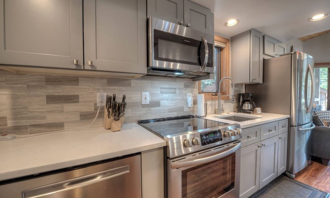 Breckenridge House | Revette Chalet | Nearby Hike/Bike Trails