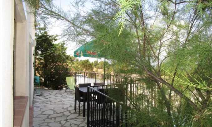 Carnoux-en-Provence Apartment | Rez-de-villa Bellevue T3, 56 m², 3 km de Cassis