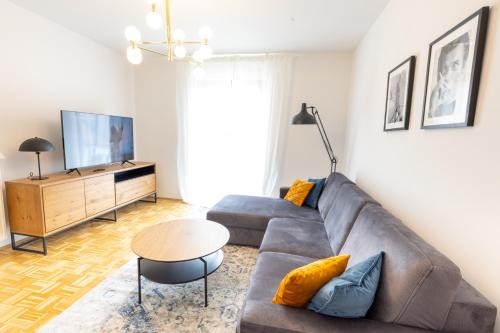 Lahnstein Apartment | Rhein-Lahn Living - Modernes Design - Kontaktloser Zugang - Zentrale Lage nahe Rhein und Martinsburg - Apartments mit Küche & Wohnzimmer
