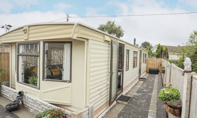 Tyn-y-Gongl Cottage | RHIWLAS BACH, family friendly, country holiday cottage in Benllech