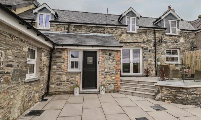 Cwmtirmynach House | Rhos Las