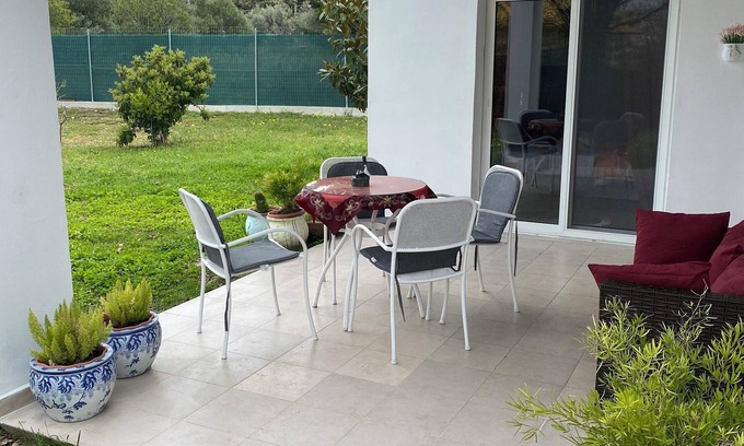 Theologos House | Rianna House