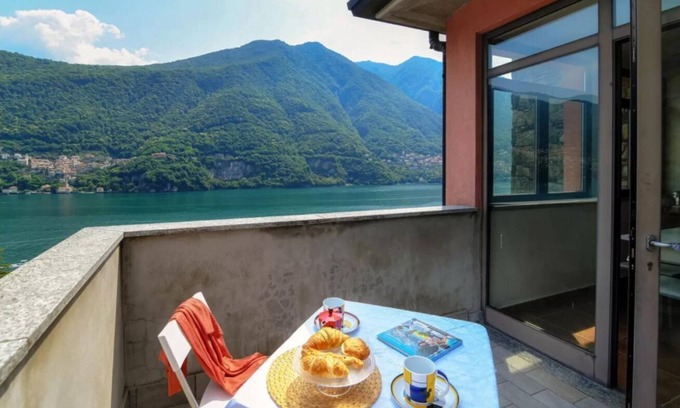 Laglio Apartment | Riflessi sul Lago Apt Laglio - Alba