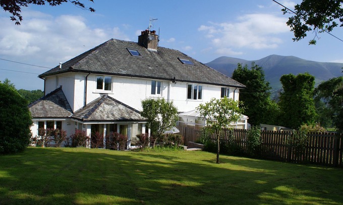Portinscale House | RiggsideKeswick, Modern, Spacious, Gardens, Parking & Panoramic Mountain Views.