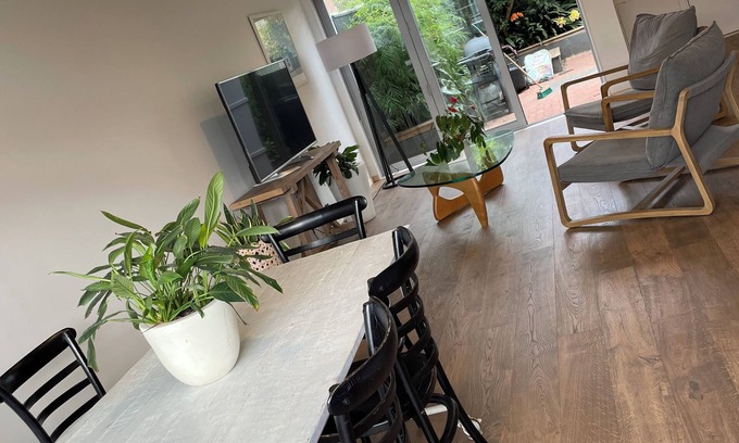 Takapuna House | Right IN THE Heart !