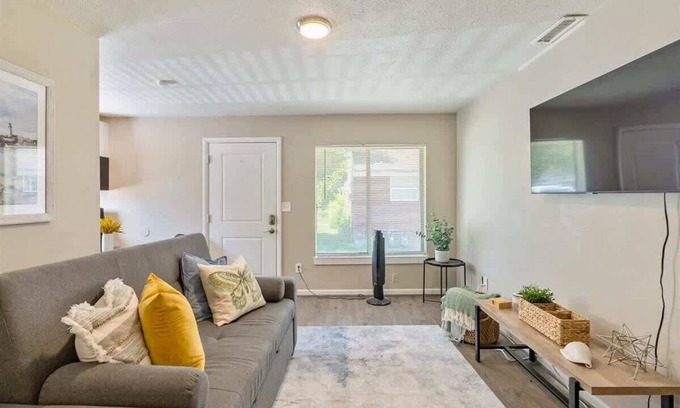 South Salt Lake House | Right off i15, Nibley Golf Course, Fits Park