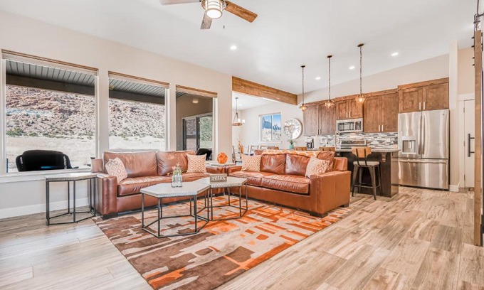 Moab South Valley House | Rim View 5