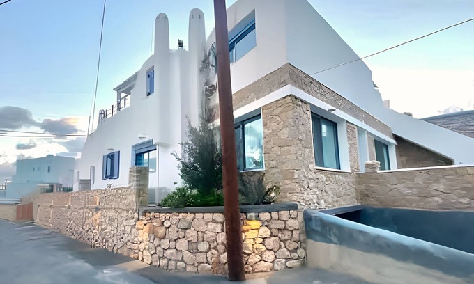 Firostefani Apartment | Rising Sun House Santorini