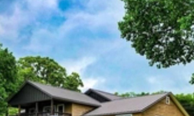Berryville House | River Access Country Home with Great Views and Sunsets