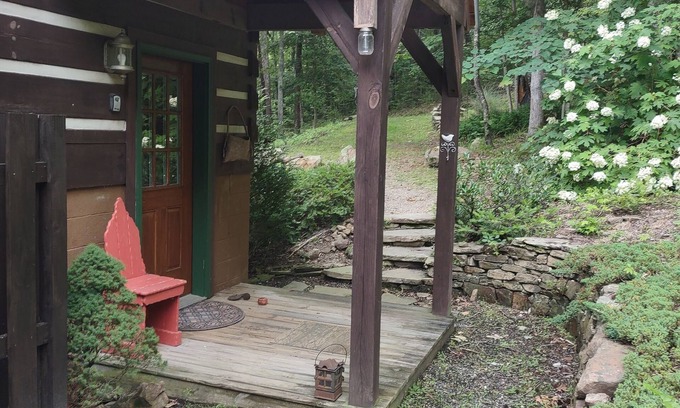 Hot Springs Cabin | ~River Access inFish, Paddle, Bike, Hike, Pet Friendly, 6 private acres~