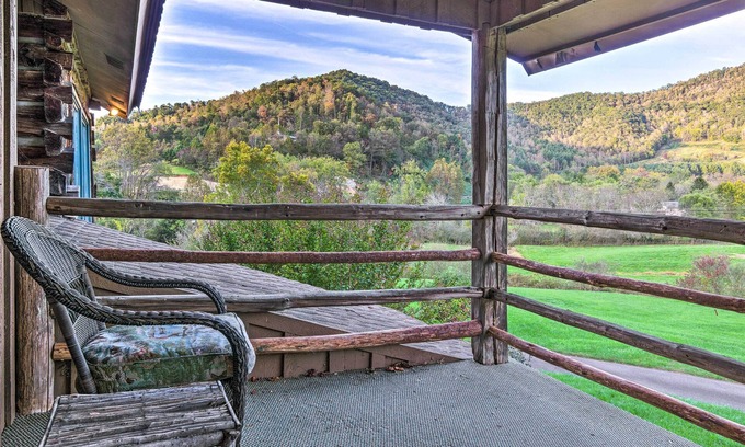 Cullowhee Villa | River Access + Mtn Views: Cullowhee Lodge!